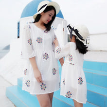 Load image into Gallery viewer, 2020 Family Matching Outfits Dresses Summer Mother Daughter Dress Fashion Clothing Girl Mom Daughter Chiffon Beach Dress Clothes
