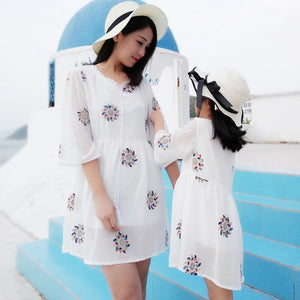 2020 Family Matching Outfits Dresses Summer Mother Daughter Dress Fashion Clothing Girl Mom Daughter Chiffon Beach Dress Clothes